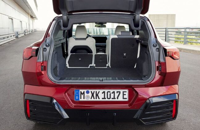 BMW iX2 xDrive30