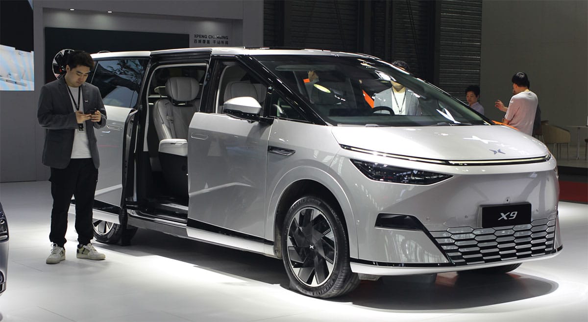 Xpeng will introduce the 8-seater X9 MPV on December 1. 