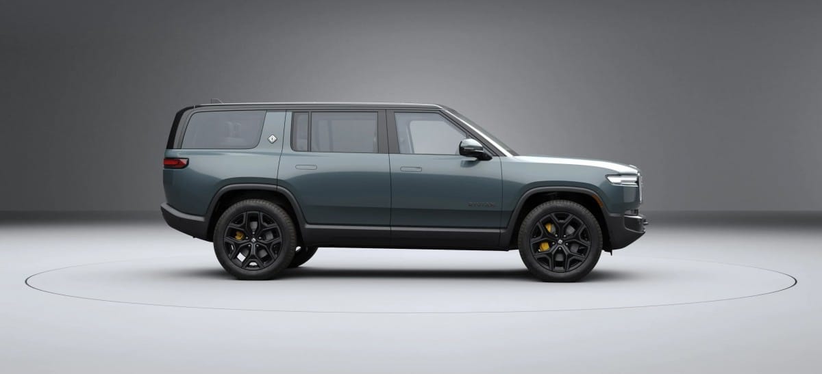 Rivian gives $6,000 off an R1S or R1T for a hybrid or ICE car owners