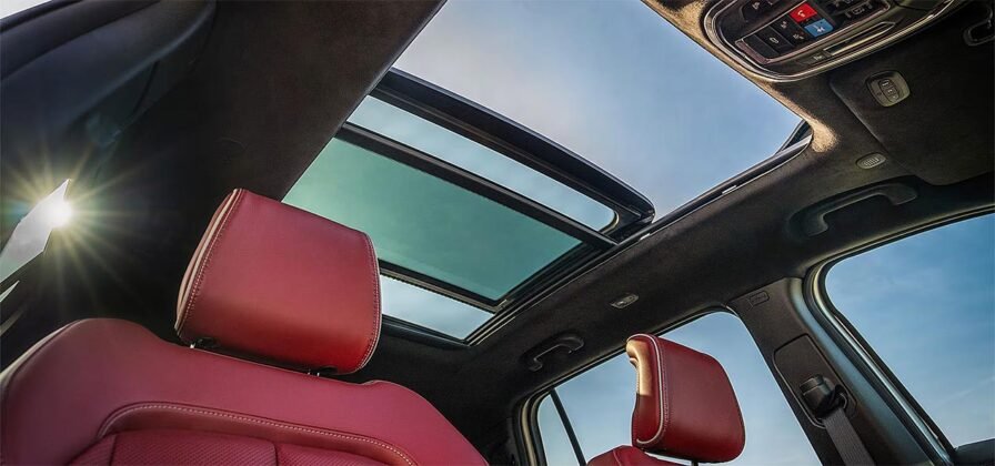 Jeep Wagoneer S roof