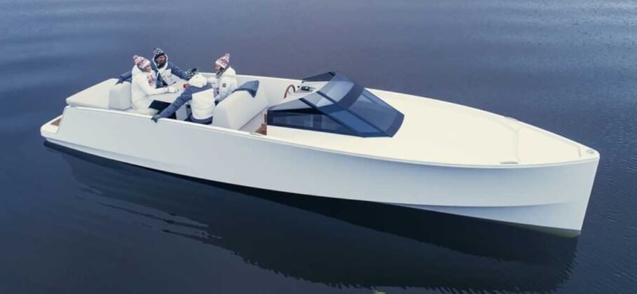 Q Yachts Q30