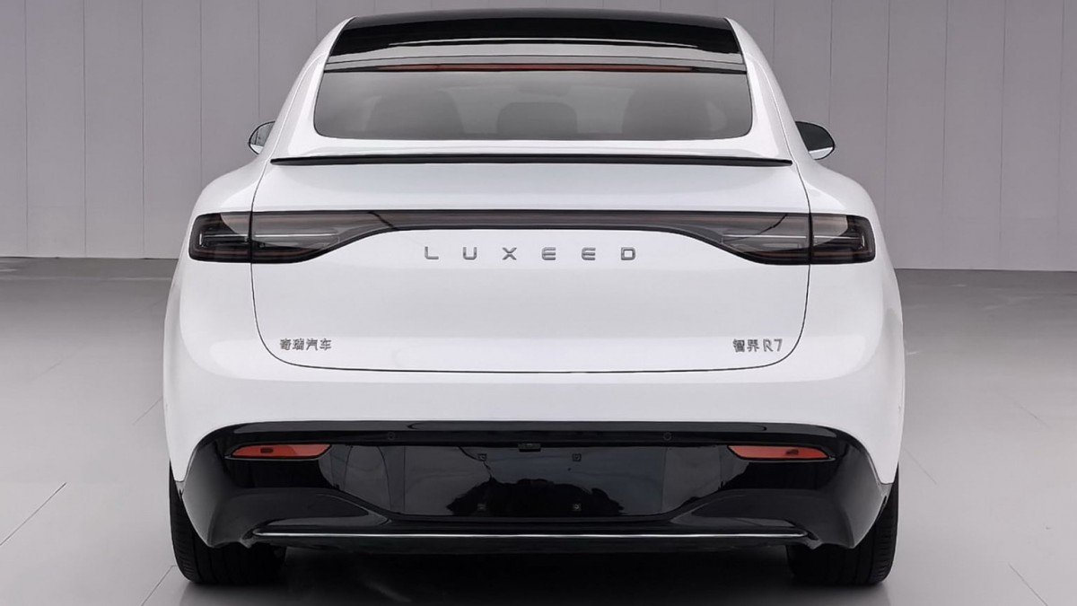 Huawei Luxeed R7 EREV Revealed: Extended-Range SUV Coupe with 125 Miles EV Range