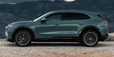 Porsche Cayenne Electric side