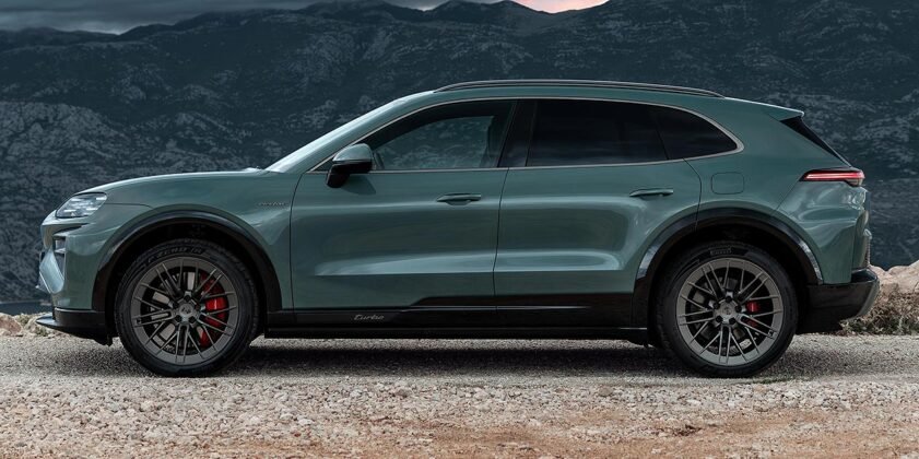 Porsche Cayenne Electric side