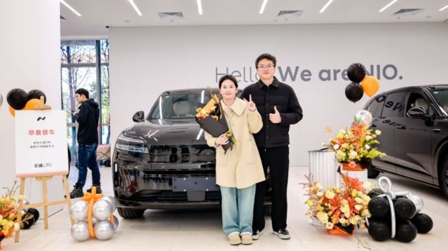 Onvo L90 Black Knight Edition