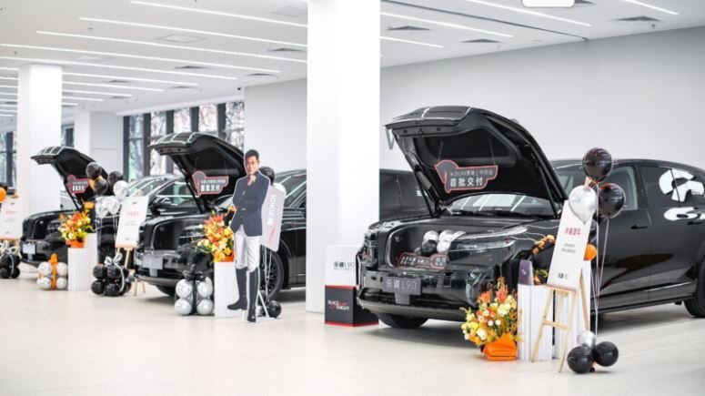 Onvo L90 Black Knight Edition