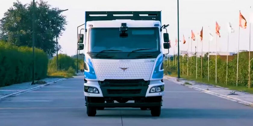 Montra Electric Rhino 5538EV