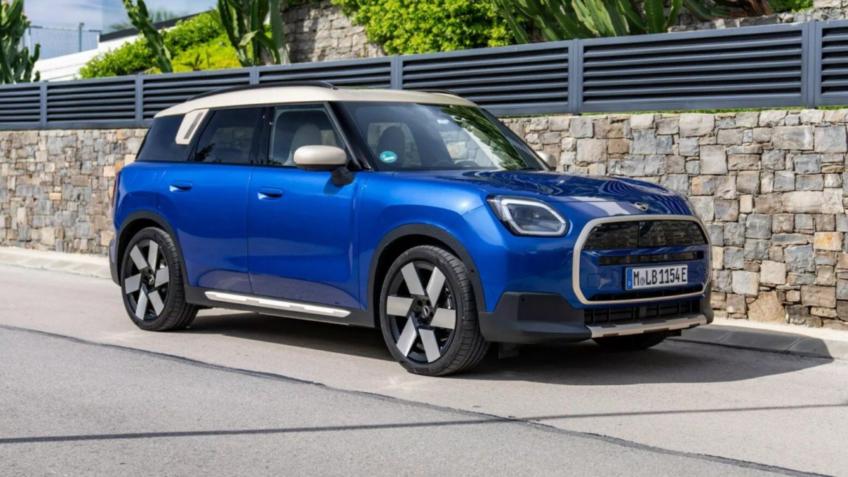 2025 Mini Countryman E Gets More Range With Battery Upgrade