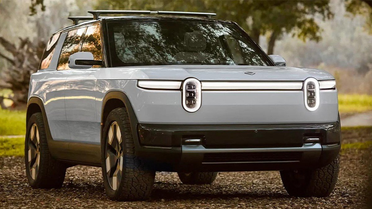 Rivian Begins R2 Validation Builds Ahead of $45,000 Electric SUV Launch Rivian Begins R2 Validation Builds Ahead of $45,000 Electric SUV Launch