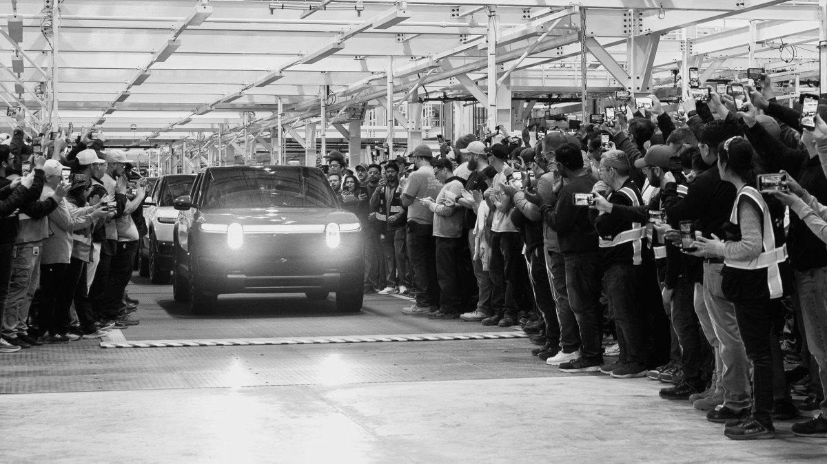 Rivian Begins R2 Validation Builds Ahead of $45,000 Electric SUV Launch Rivian Begins R2 Validation Builds Ahead of $45,000 Electric SUV Launch