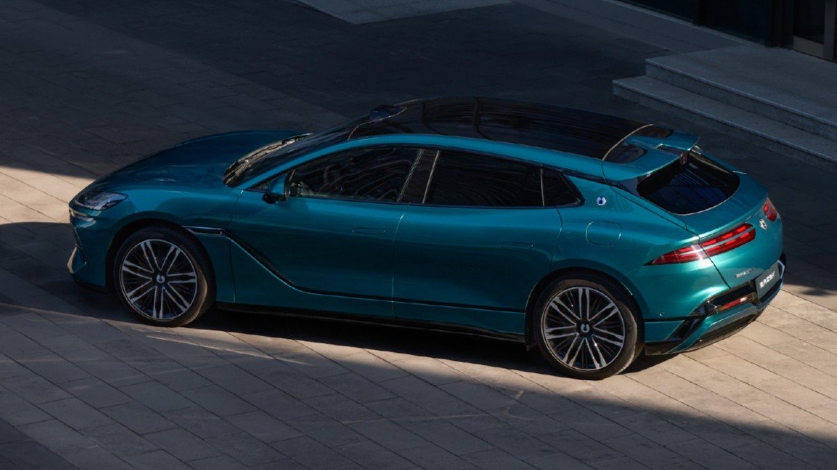 Denza Z9 GT Update Pushes 1,140 HP in a Luxury Electric Wagon