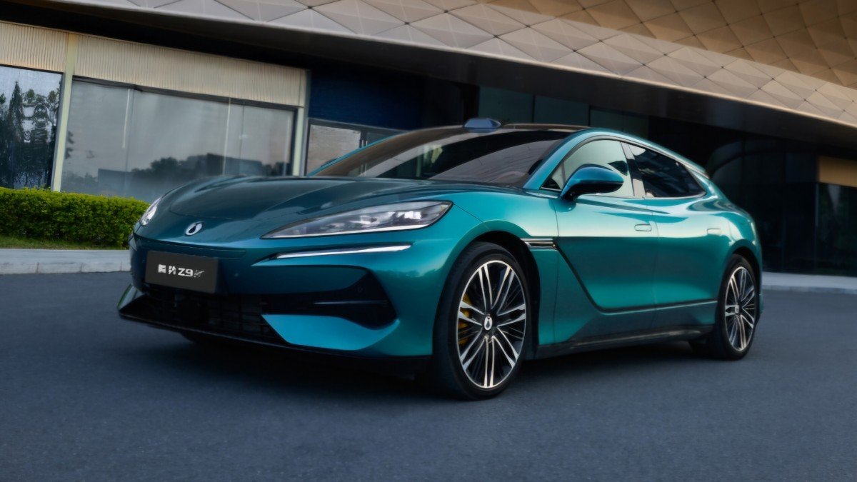 Denza Z9 GT Update Pushes 1,140 HP in a Luxury Electric Wagon