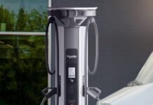 Schneider StarCharge Fast 720 Launches 720 kW EV Charger for Fleets Schneider StarCharge Fast 720 Launches 720 kW EV Charger for Fleets