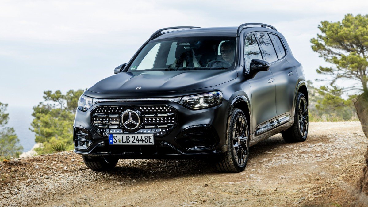 2026 Mercedes-Benz GLB Electric Review: 392-Mile Range, 320 kW Charging & 7 Seats — Everything You Need to Know