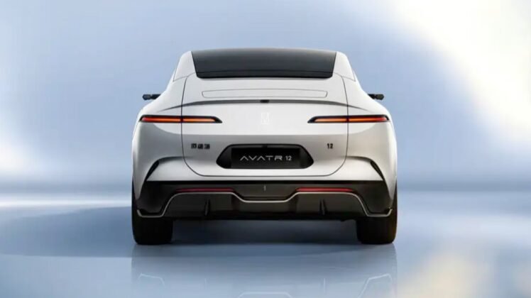 Avatr 12