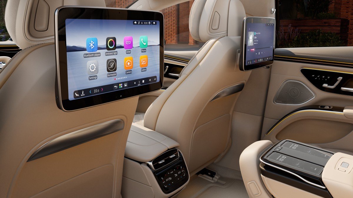 2026 Mercedes-Benz EQS Revealed With 575-Mile Range, Yoke Steering, and a 122 kWh Battery