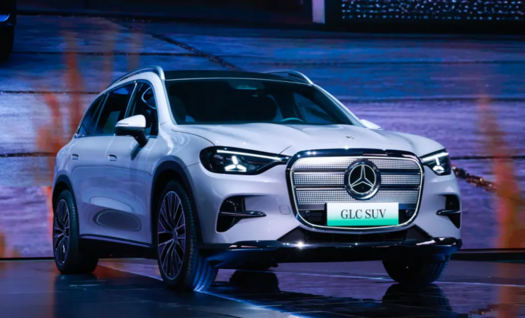 Mercedes-Benz GLC L EV Debuts at Beijing 2026: 800V Fast Charging, 700km Range, and a 39-Inch Screen