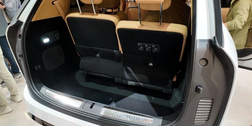 XPeng GX Debuts at Beijing Auto Show: 985-Mile Range, $58K Price Tag