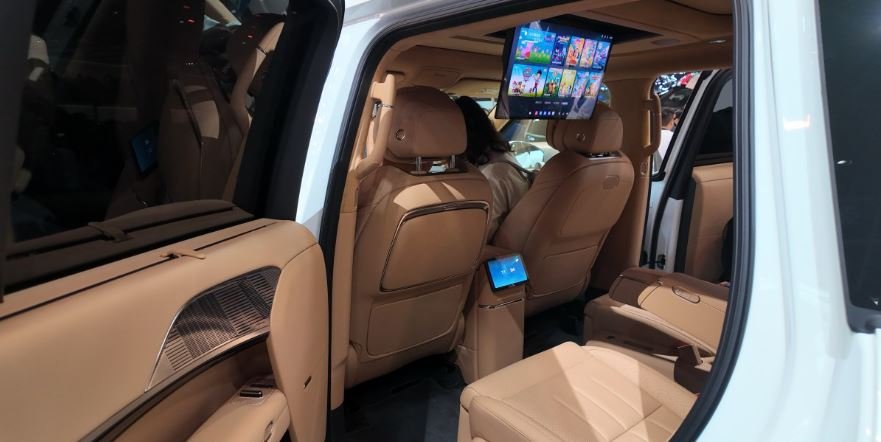 XPeng GX Debuts at Beijing Auto Show: 985-Mile Range, $58K Price Tag