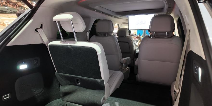 XPeng GX Debuts at Beijing Auto Show: 985-Mile Range, $58K Price Tag