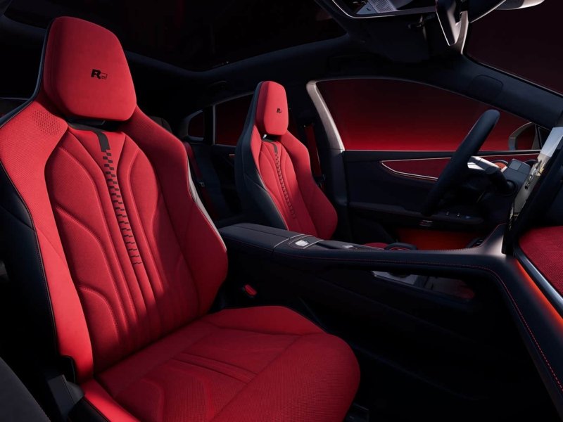 Zeekr 001 Five-Year Anniversary Edition Launched at 365,000 Yuan: KW Suspension, Brembo Brakes, and 6C Charging