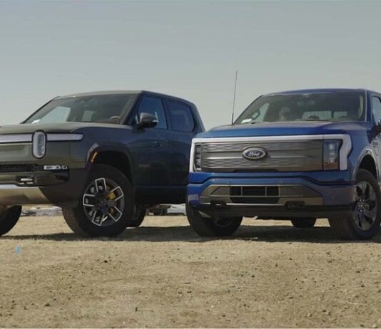 Ford F-150 Lightning vs. Rivian R1T: Truck Battle Ford F-150 Lightning vs. Rivian R1T: Truck Battle