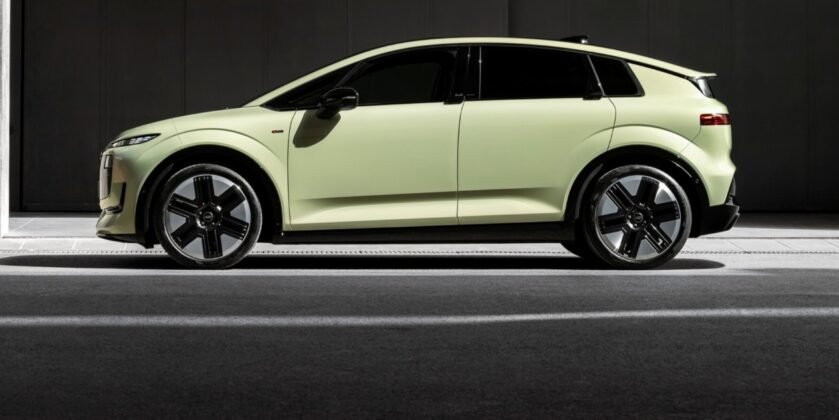 Audi A2 e-tron side