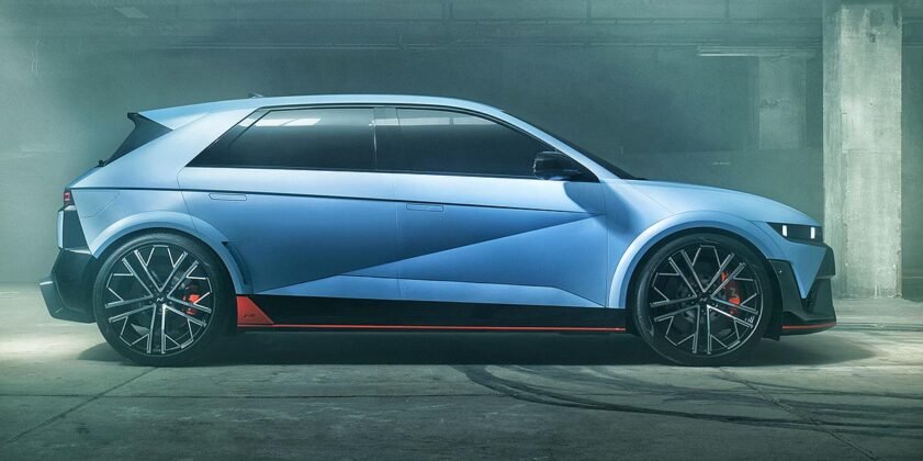 Hyundai Ioniq 5 N side