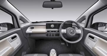 MG Comet EV inside