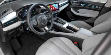 MG MG5 EV inside