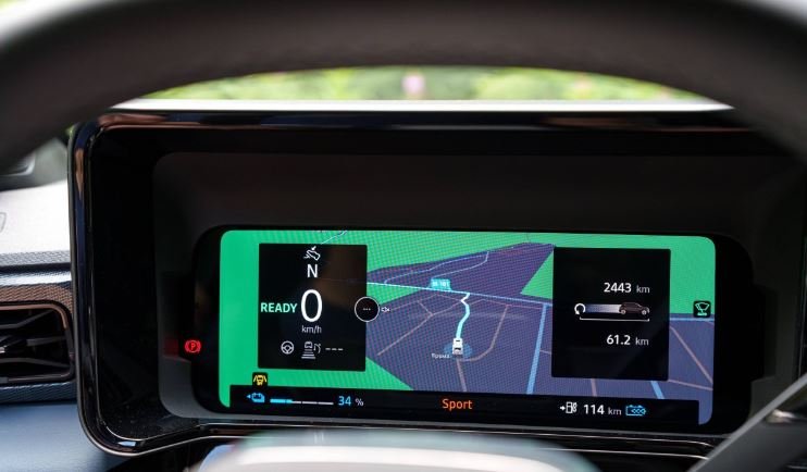2026 Nissan Micra EV 52 kWh display