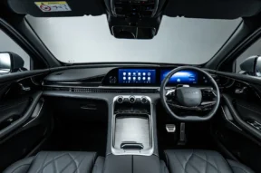 Omoda 9 inside