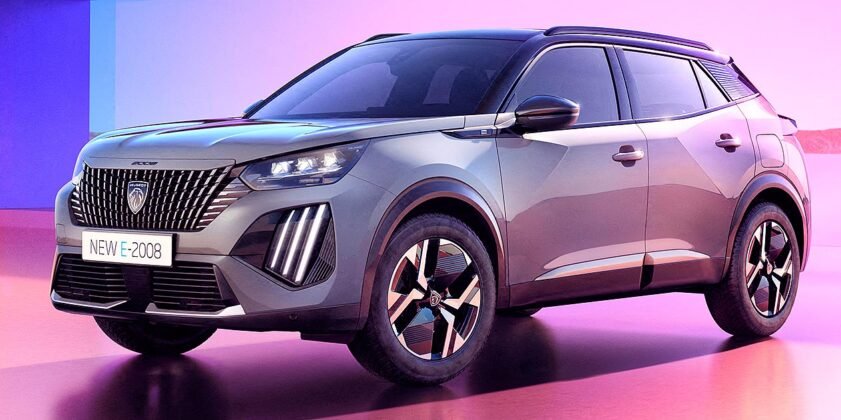 Peugeot e-2008 SUV front