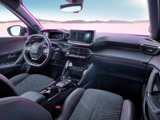 Peugeot e-2008 SUV inside