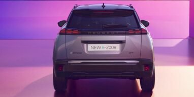 Peugeot e-2008 SUV rear