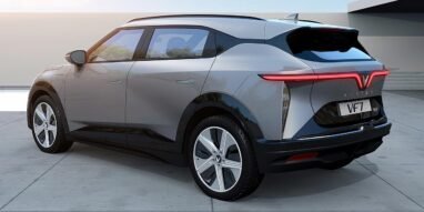 VinFast VF7 rear