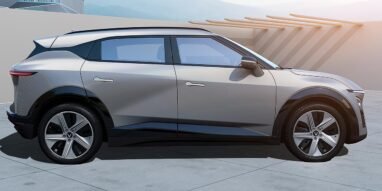 VinFast VF7 side